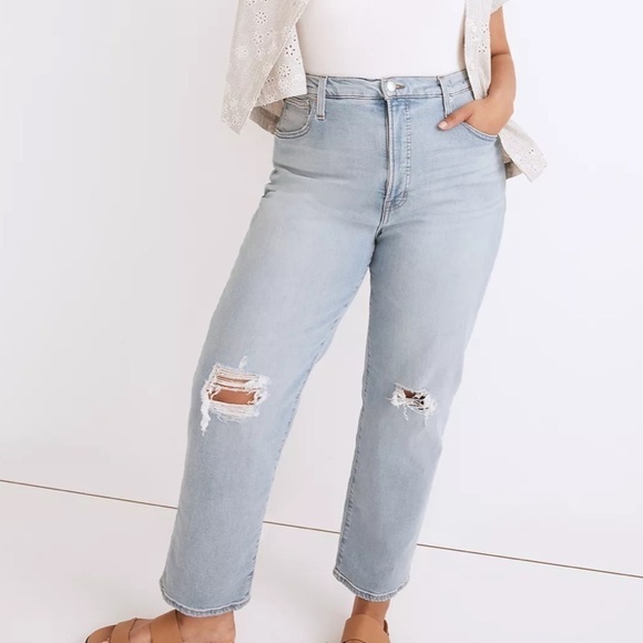 Madewell Denim - Madewell perfect vintage straight jeans Danby light wash knee rip
